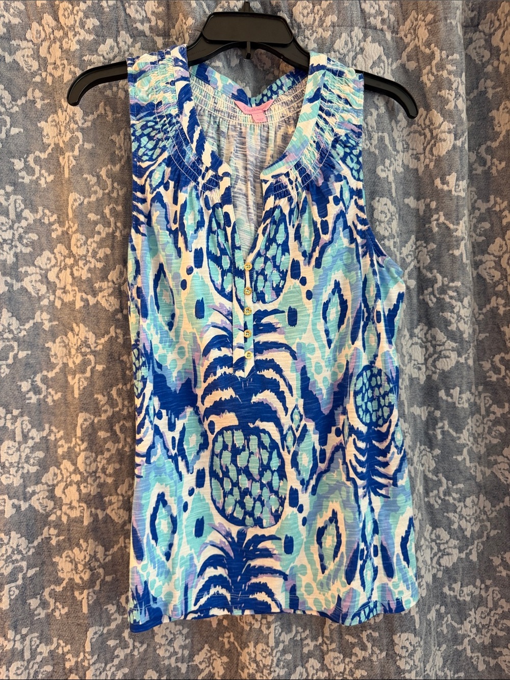 Sleeveless Blue Pineapple Print Tank Top